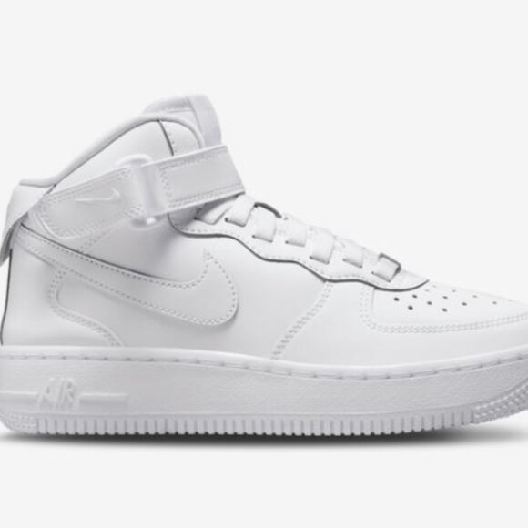 NIKE AIR FORCE 1 Youth Size 4.5 High Top Sneakers Easy On Mid Basketball - Picture 1 of 14